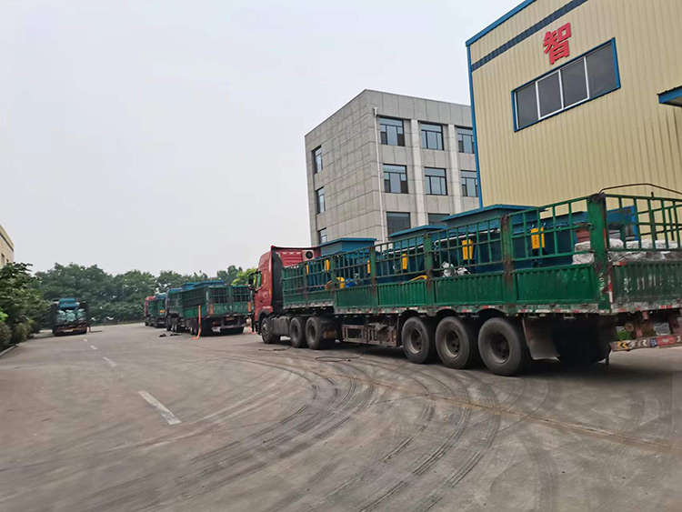 山東礦安機(jī)電客戶定制的12臺稱重給煤機(jī)發(fā)貨